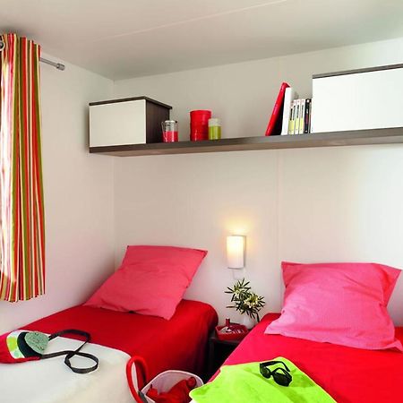 Charmant Camping Familiale 3 Etoiles Vue 360 Plage Piscine A Debordement Empl Xxl Labeaume Exterior foto