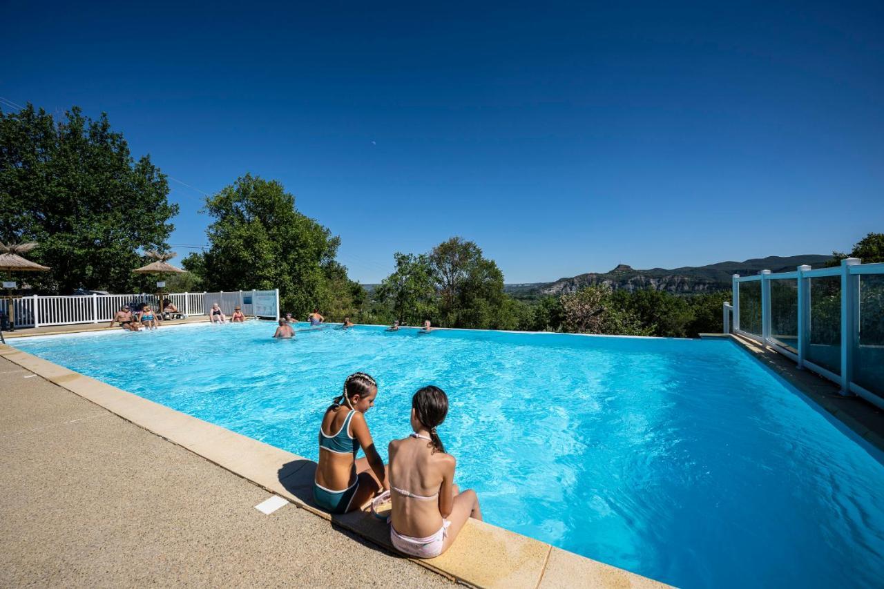 Charmant Camping Familiale 3 Etoiles Vue 360 Plage Piscine A Debordement Empl Xxl Labeaume Exterior foto