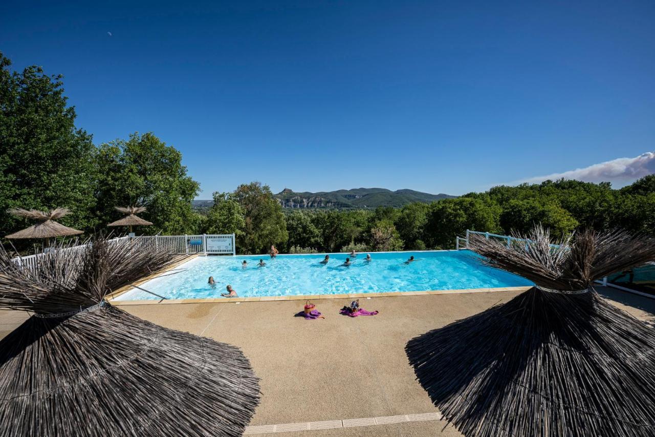 Charmant Camping Familiale 3 Etoiles Vue 360 Plage Piscine A Debordement Empl Xxl Labeaume Exterior foto