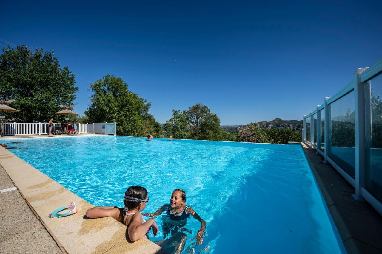Charmant Camping Familiale 3 Etoiles Vue 360 Plage Piscine A Debordement Empl Xxl Labeaume Exterior foto