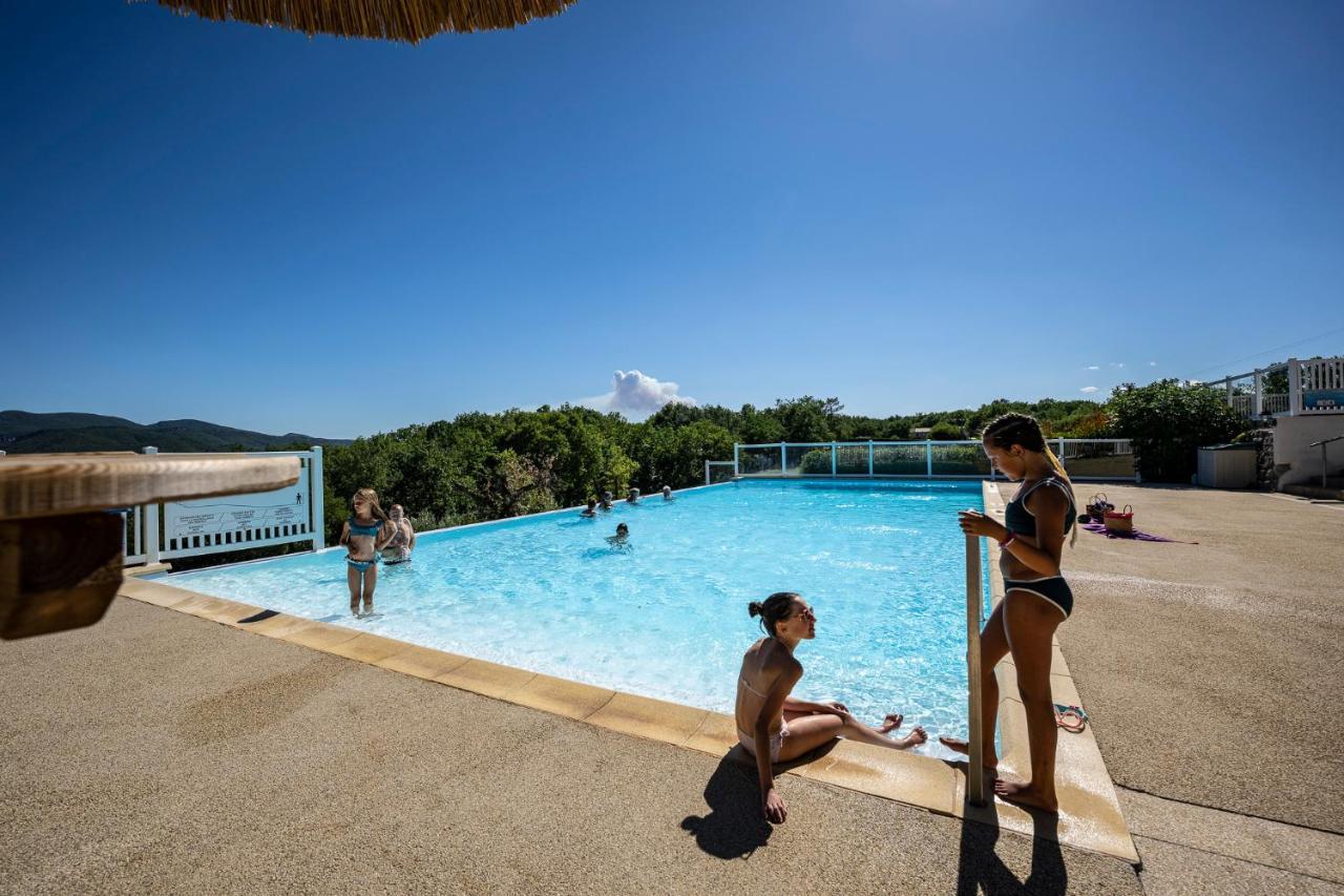 Charmant Camping Familiale 3 Etoiles Vue 360 Plage Piscine A Debordement Empl Xxl Labeaume Exterior foto