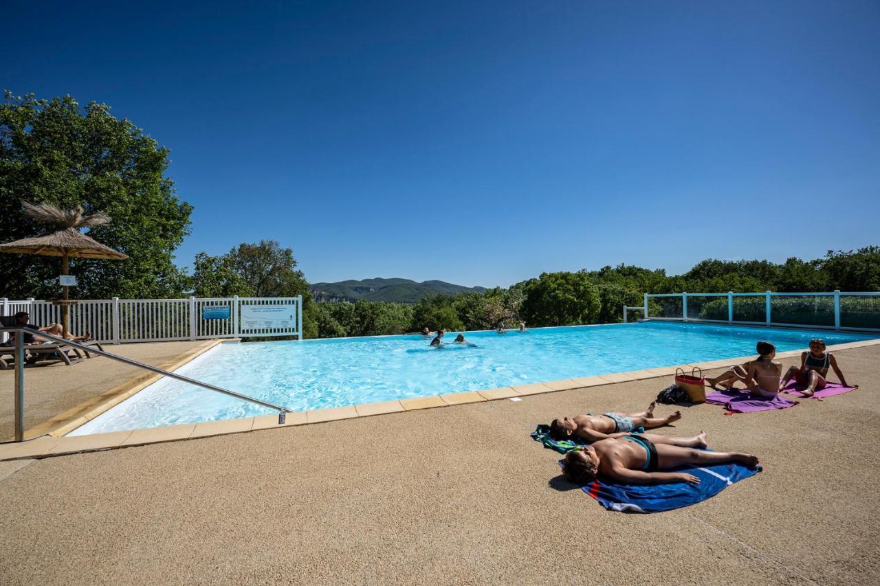 Charmant Camping Familiale 3 Etoiles Vue 360 Plage Piscine A Debordement Empl Xxl Labeaume Exterior foto