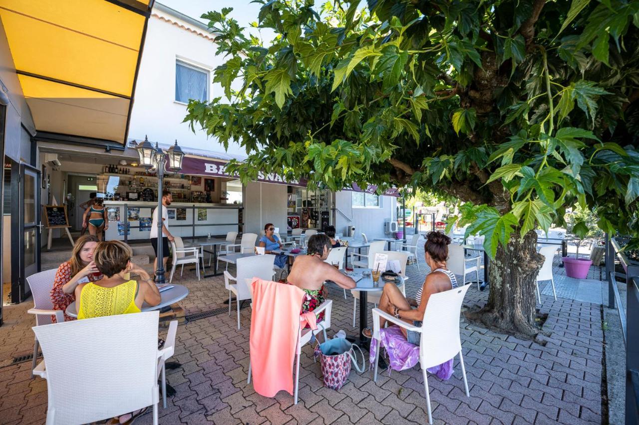 Charmant Camping Familiale 3 Etoiles Vue 360 Plage Piscine A Debordement Empl Xxl Labeaume Exterior foto