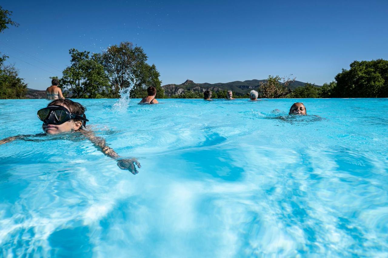 Charmant Camping Familiale 3 Etoiles Vue 360 Plage Piscine A Debordement Empl Xxl Labeaume Exterior foto