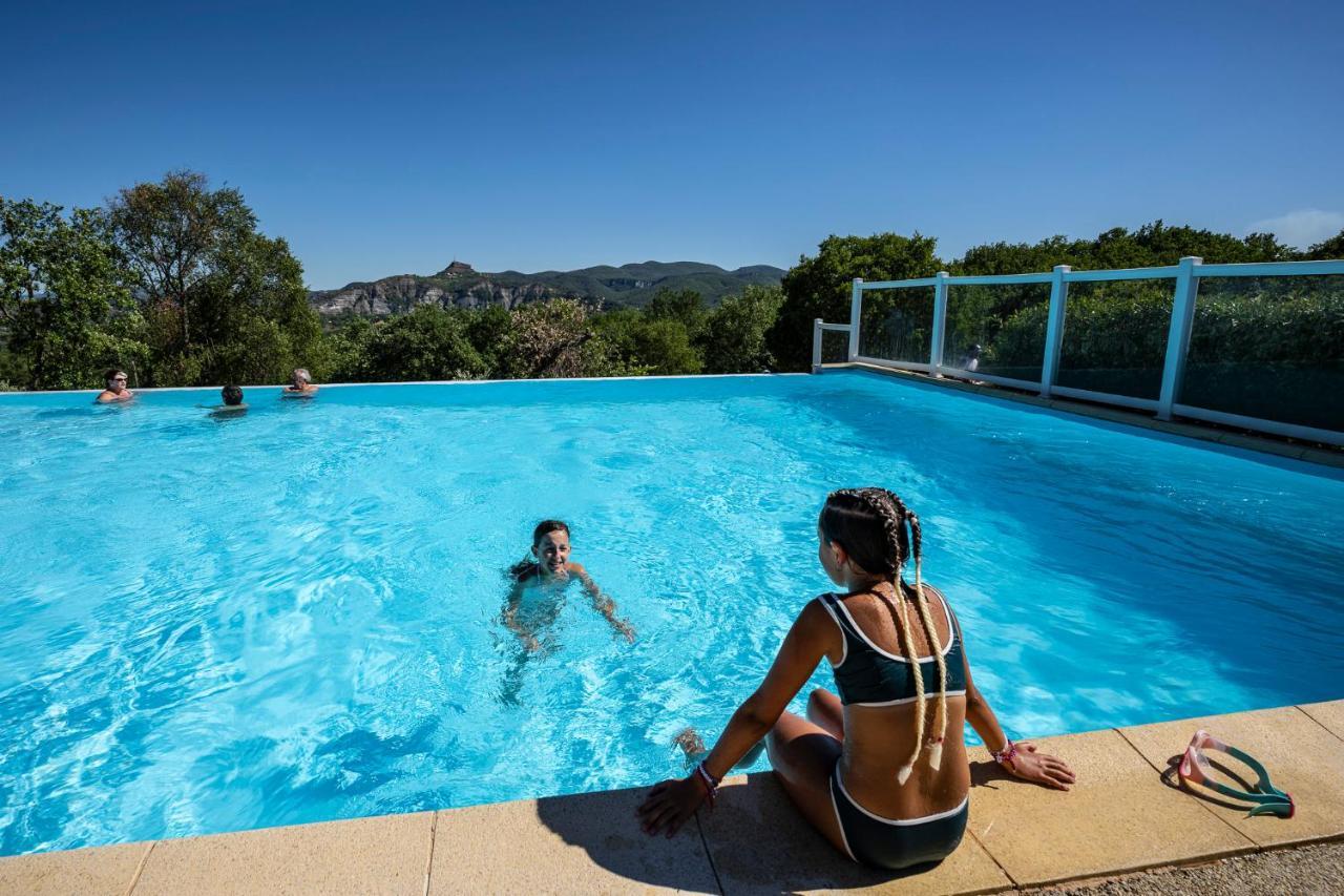Charmant Camping Familiale 3 Etoiles Vue 360 Plage Piscine A Debordement Empl Xxl Labeaume Exterior foto