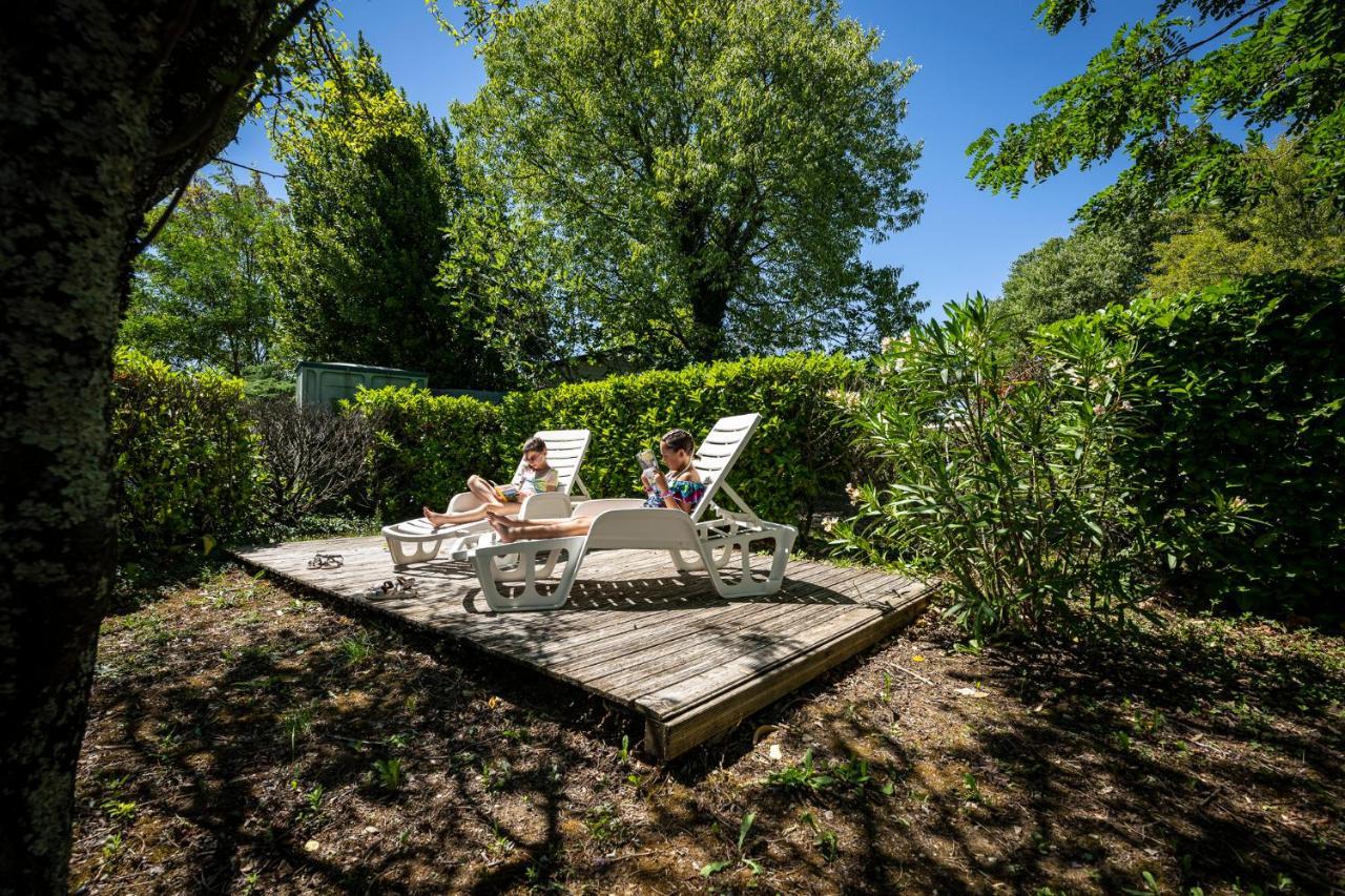 Charmant Camping Familiale 3 Etoiles Vue 360 Plage Piscine A Debordement Empl Xxl Labeaume Exterior foto