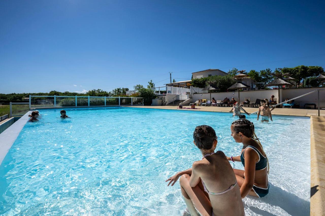 Charmant Camping Familiale 3 Etoiles Vue 360 Plage Piscine A Debordement Empl Xxl Labeaume Exterior foto