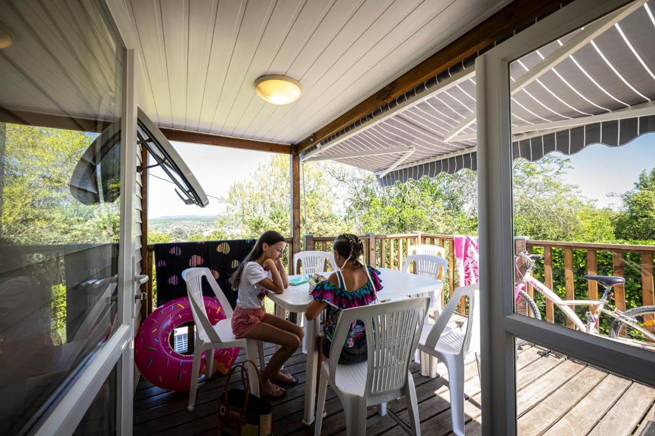 Charmant Camping Familiale 3 Etoiles Vue 360 Plage Piscine A Debordement Empl Xxl Labeaume Exterior foto