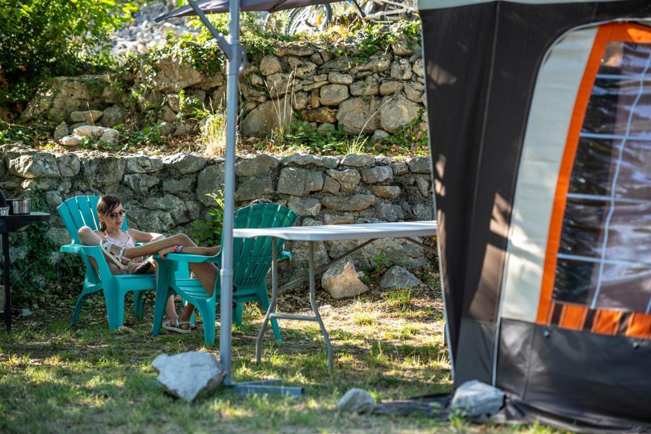 Charmant Camping Familiale 3 Etoiles Vue 360 Plage Piscine A Debordement Empl Xxl Labeaume Exterior foto