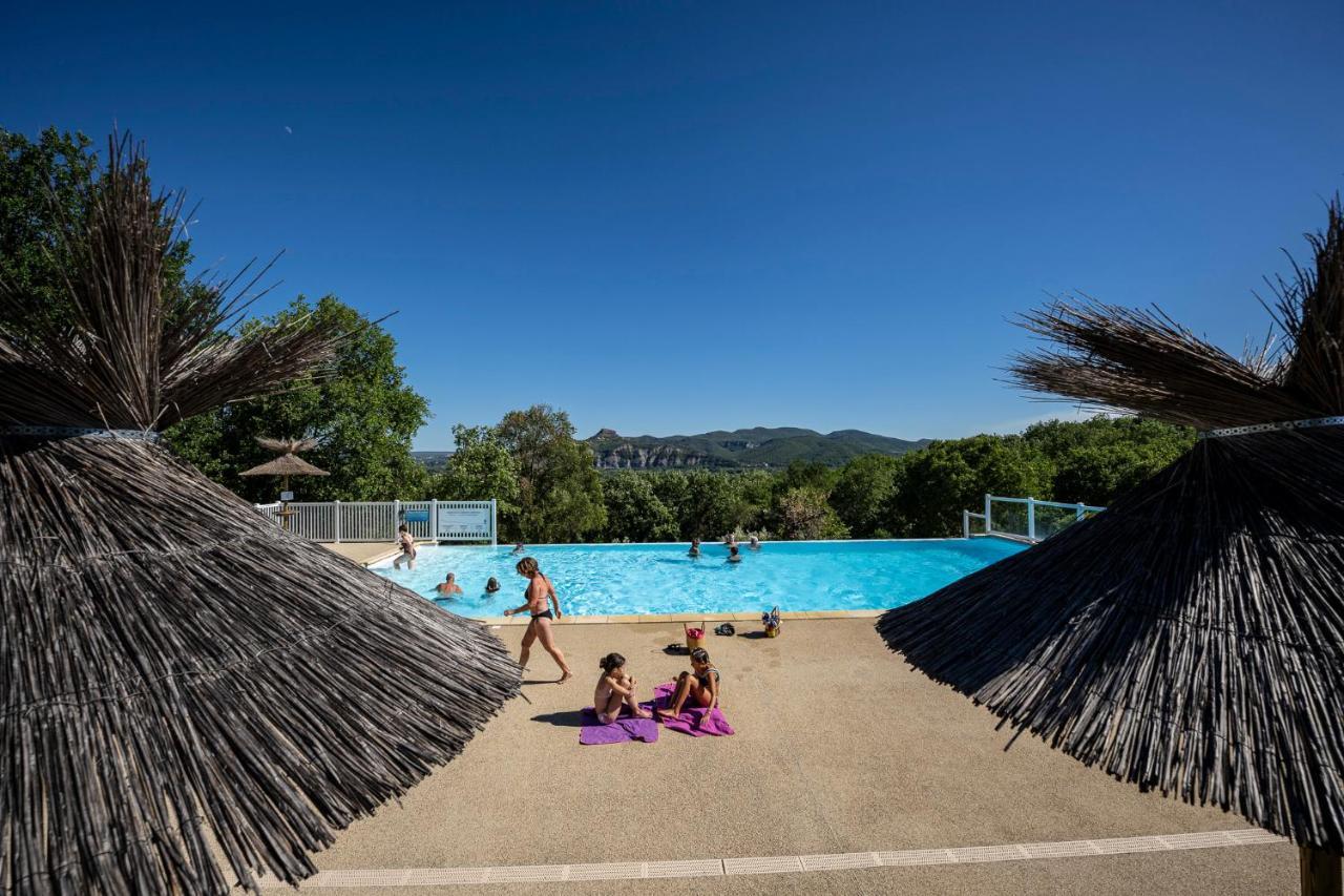 Charmant Camping Familiale 3 Etoiles Vue 360 Plage Piscine A Debordement Empl Xxl Labeaume Exterior foto