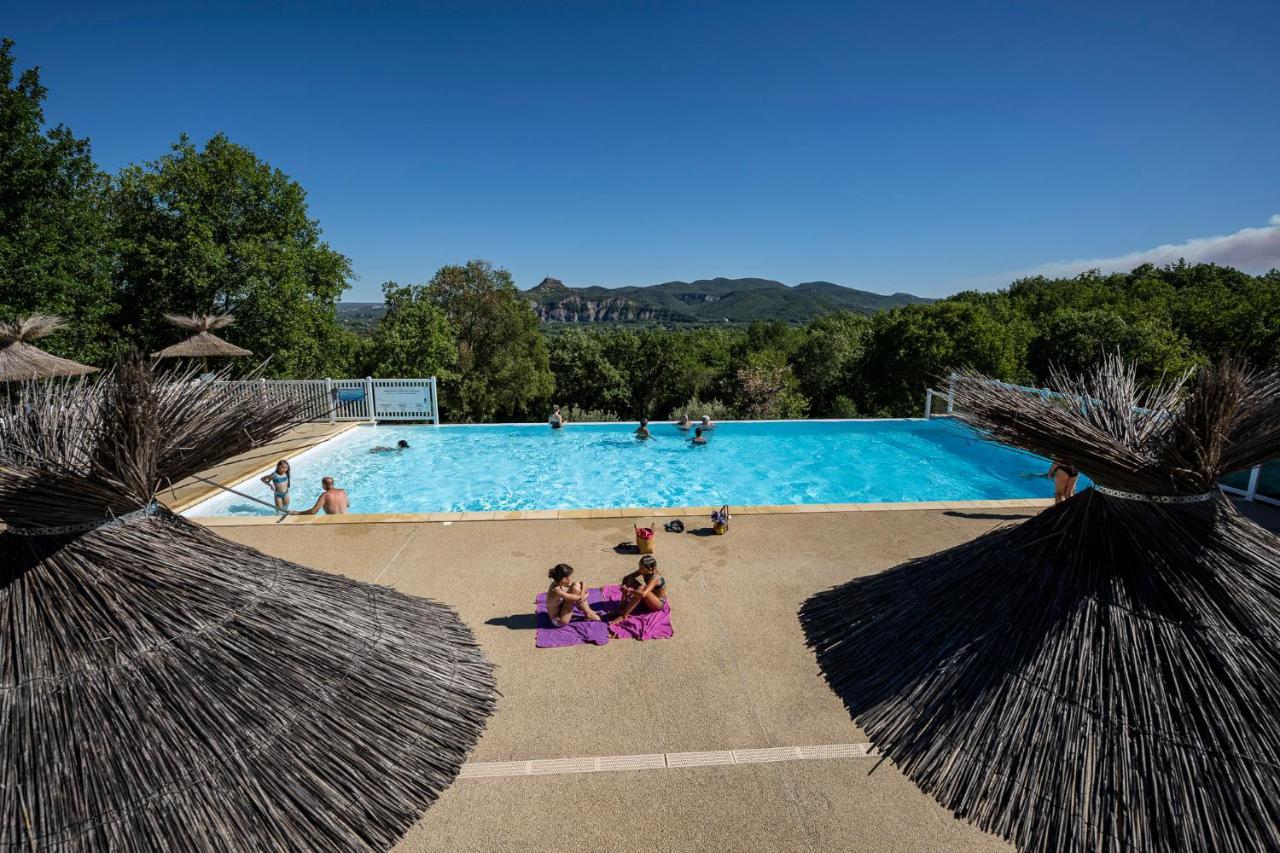 Charmant Camping Familiale 3 Etoiles Vue 360 Plage Piscine A Debordement Empl Xxl Labeaume Exterior foto