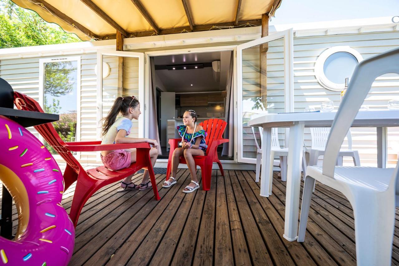 Charmant Camping Familiale 3 Etoiles Vue 360 Plage Piscine A Debordement Empl Xxl Labeaume Exterior foto