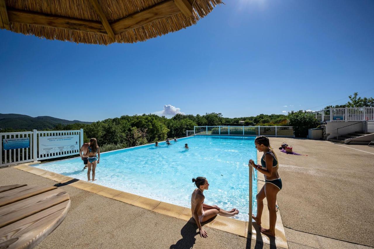 Charmant Camping Familiale 3 Etoiles Vue 360 Plage Piscine A Debordement Empl Xxl Labeaume Exterior foto