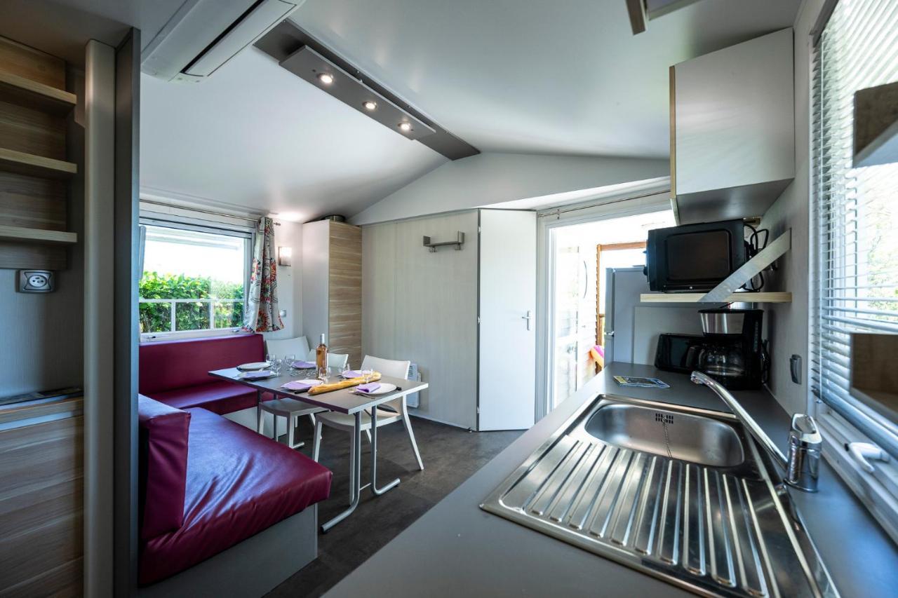Charmant Camping Familiale 3 Etoiles Vue 360 Plage Piscine A Debordement Empl Xxl Labeaume Exterior foto