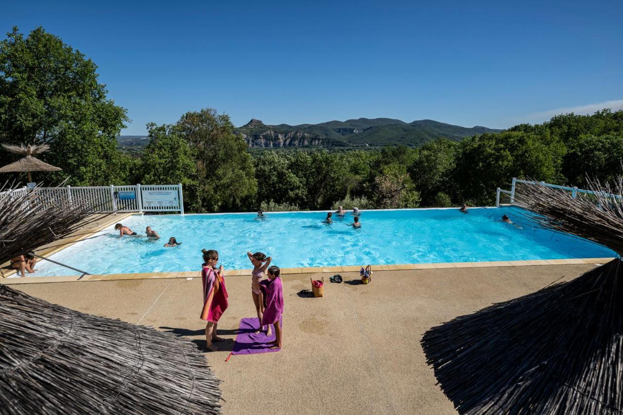 Charmant Camping Familiale 3 Etoiles Vue 360 Plage Piscine A Debordement Empl Xxl Labeaume Exterior foto