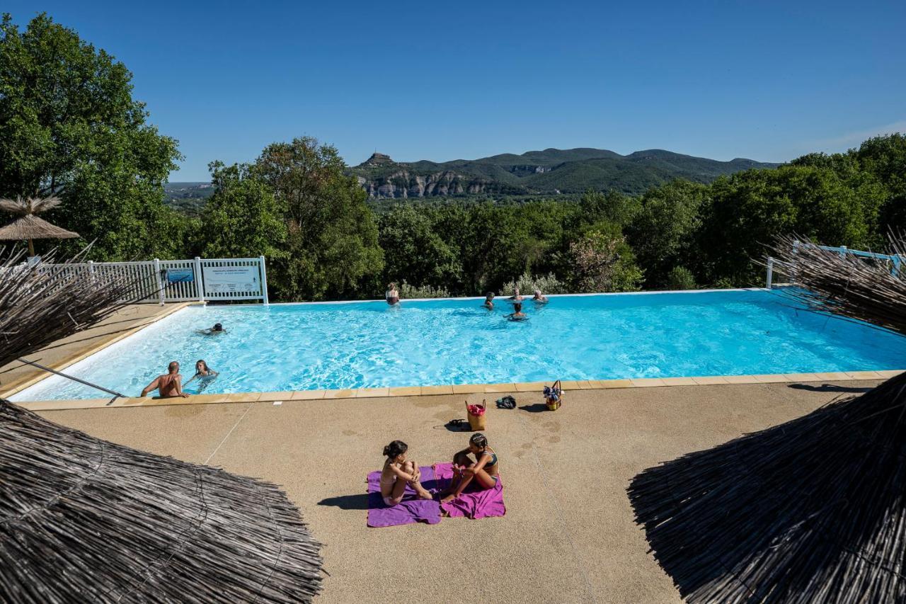 Charmant Camping Familiale 3 Etoiles Vue 360 Plage Piscine A Debordement Empl Xxl Labeaume Exterior foto