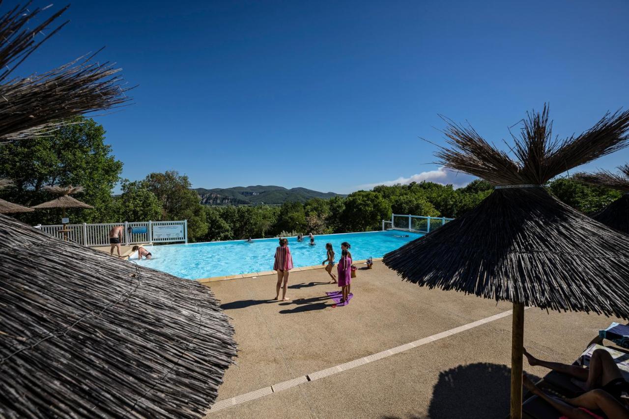 Charmant Camping Familiale 3 Etoiles Vue 360 Plage Piscine A Debordement Empl Xxl Labeaume Exterior foto