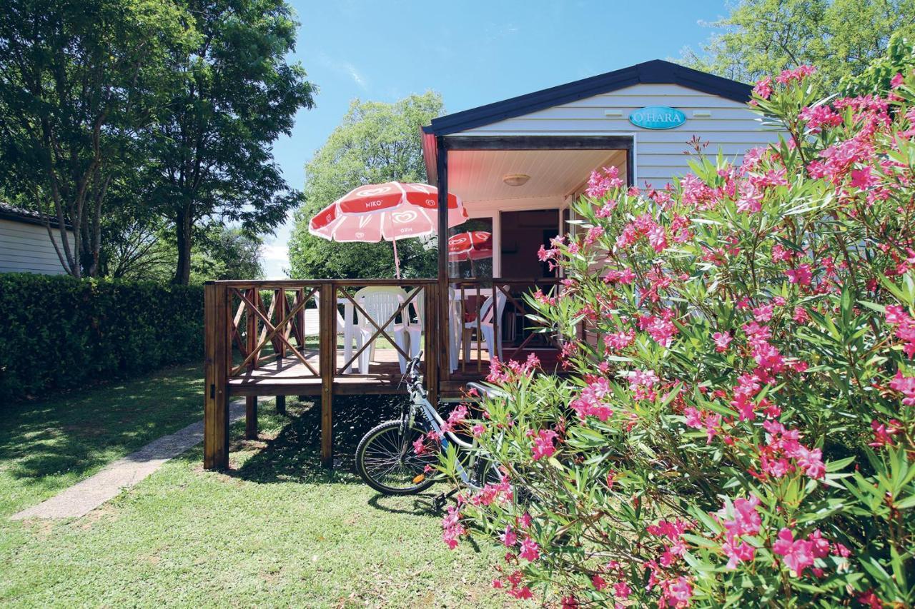 Charmant Camping Familiale 3 Etoiles Vue 360 Plage Piscine A Debordement Empl Xxl Labeaume Exterior foto